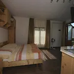 Sarreti Apartmanhaz