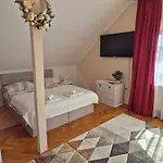 Apartment Sarreti Apartmanhaz