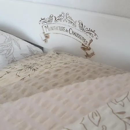 Sarreti Apartmanhaz *