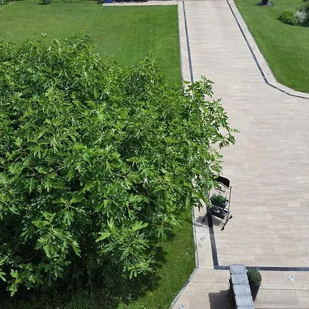 Апартаменты Sarreti Apartmanhaz *