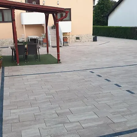 Sarreti Apartmanhaz Балатонфюред