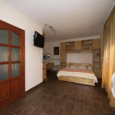 Sarreti Apartmanhaz Διαμέρισμα Balatonfüred