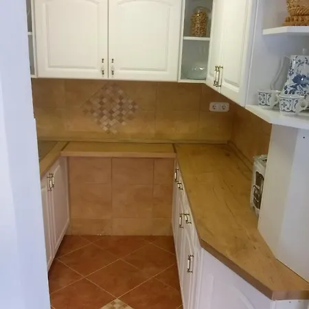 Sarreti Apartmanhaz *