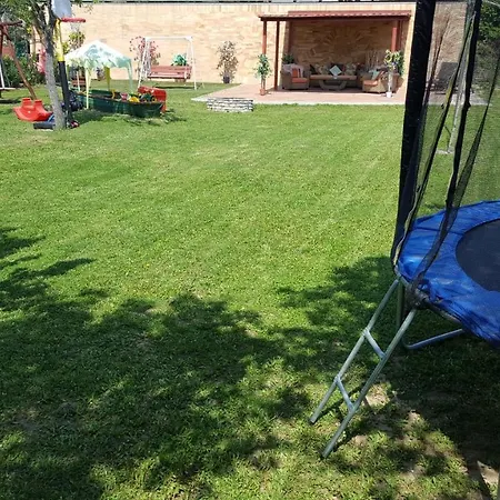 Apartament Sarreti Apartmanhaz *