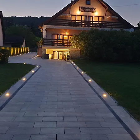 Διαμέρισμα Sarreti Apartmanhaz
