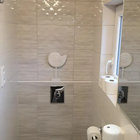 Sarreti Apartmanhaz *