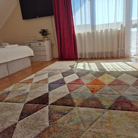 Sarreti Apartmanhaz *