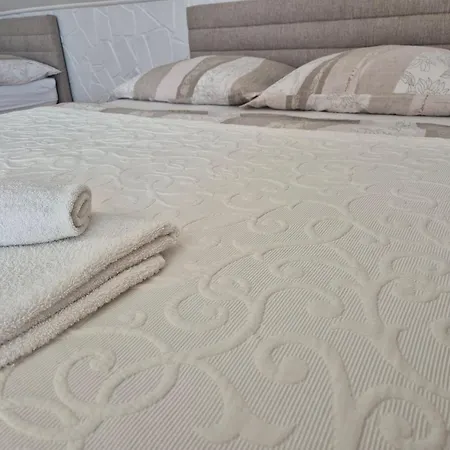 Sarreti Apartmanhaz