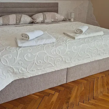 Sarreti Apartmanhaz 아파트 *