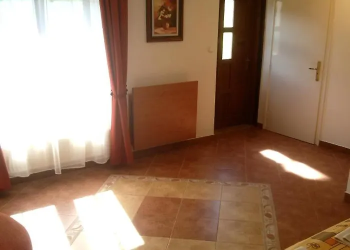 Апартаменты Sarreti Apartmanhaz Балатонфюред