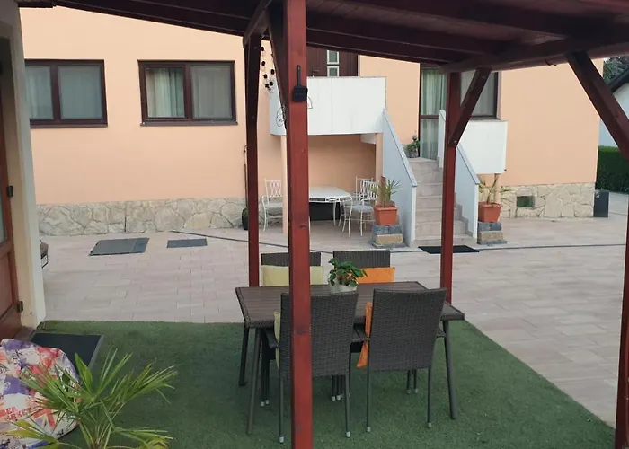 Sarreti Apartmanhaz Lejlighed Balatonfüred