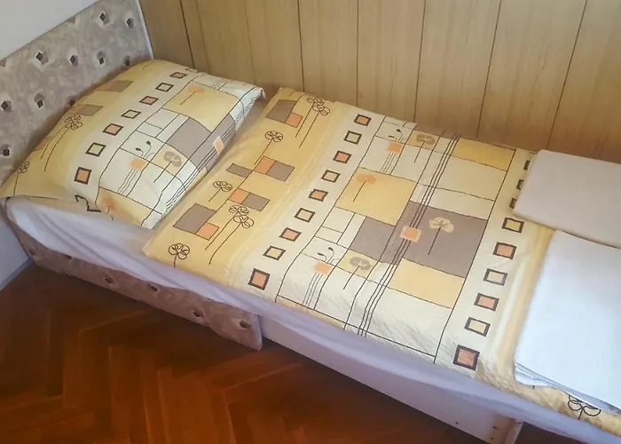 Sarreti Apartmanhaz * バラトンフレド
