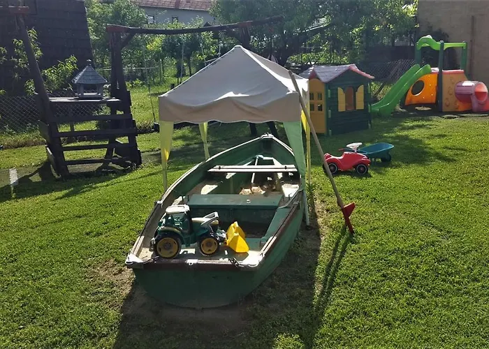 Апартаменты Sarreti Apartmanhaz *