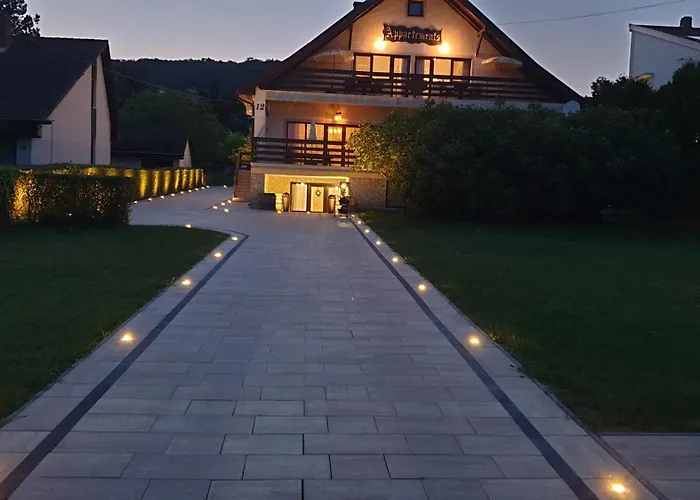 Апартаменты Sarreti Apartmanhaz