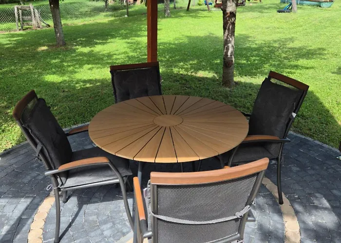 Sarreti Apartmanhaz Lejlighed *