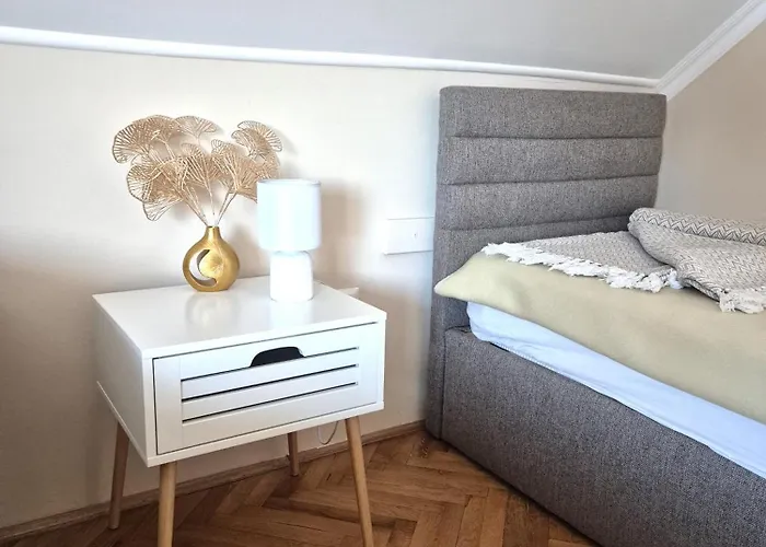 Sarreti Apartmanhaz Lejlighed Balatonfüred