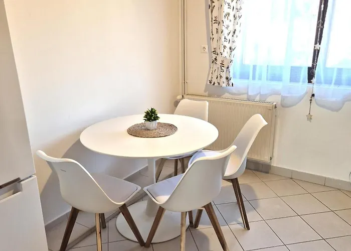 Lejlighed Sarreti Apartmanhaz *
