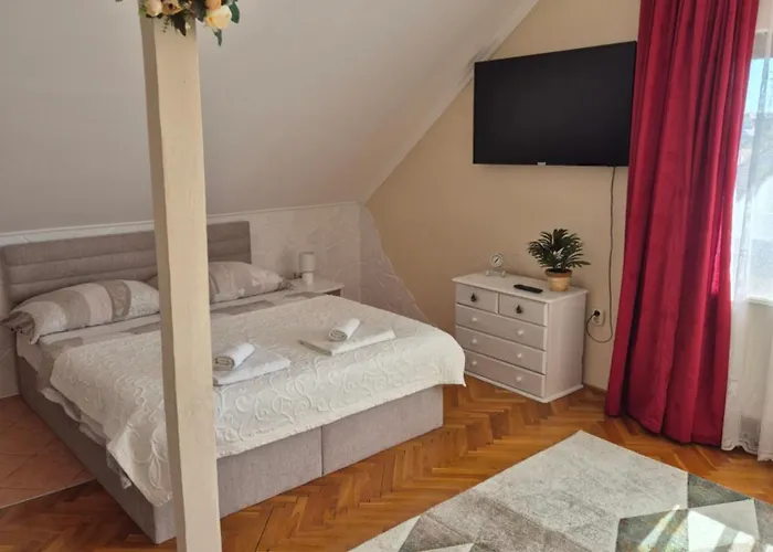 Апартаменты Sarreti Apartmanhaz