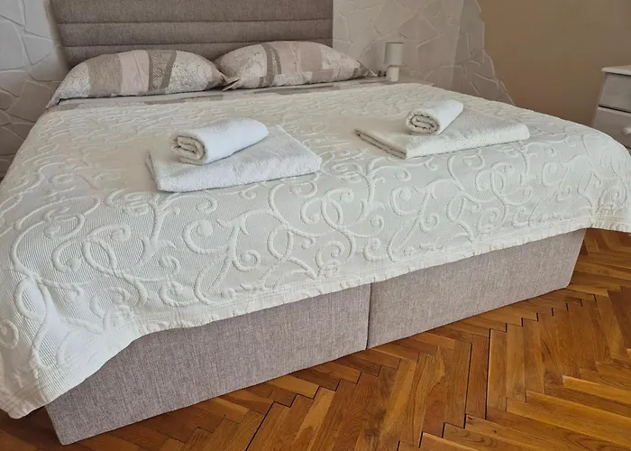 Sarreti Apartmanhaz Апартаменты *